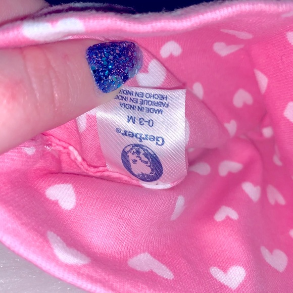 Bundle Of Gerber&Carter’s Newborn-3M Pull On Hats - Picture 4 of 5